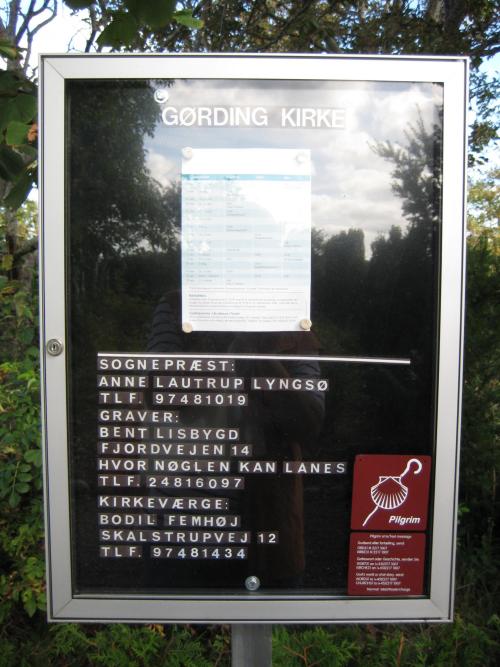 Gørding Schild an der Kirche